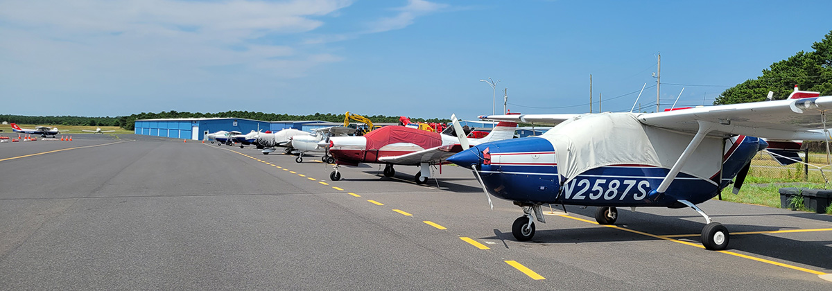 airport with planes